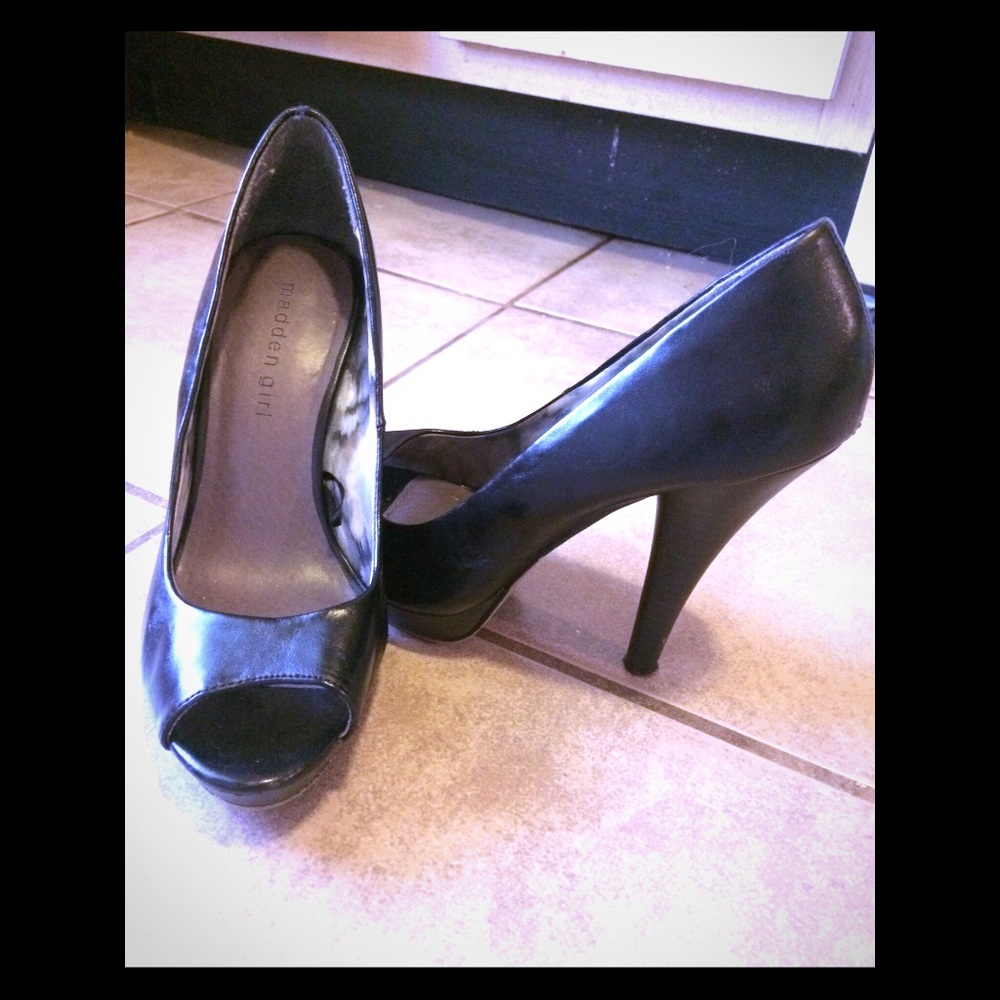 Black size 7 madden girl heels